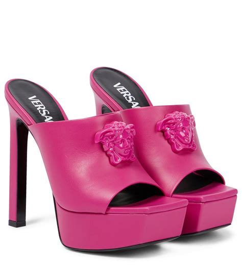 tappeto versace medusa rosa|Versace Medusa Leather Mule Sandals .